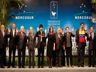 Durante la reunión en la capital venezolana, los presidentes de Brasil, Venezuela, Uruguay y...