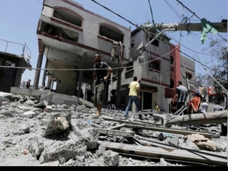 Más tarde, un ataque aéreo israelí contra un coche palestino en Rafah, en el...