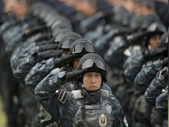 Cientos de miembros de la nueva fuerza, conocida como la Gendarmería, fueron trasladados el...