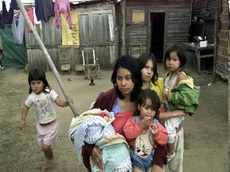 El indicador de pobreza infantil es mayor en el Gran Buenos Aires, el populoso cordón urbano...