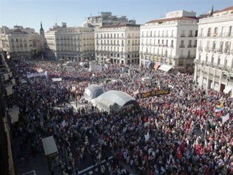 La guardia urbana estimó en 1,8 millones los participantes en la gran marcha de Barcelona....