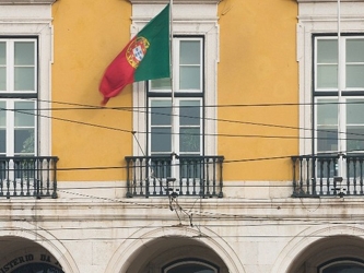 BES, el mayor prestamista de Portugal que cotiza en bolsa, tuvo que ser rescatado tras el colapso...