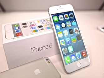 Menos de 40.000 aparatos iPhone 6 o iPhone 6 Plus fueron afectados cuando los usuarios descargaron...