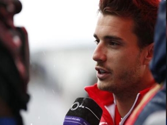 Marussia, el equipo del piloto de 25 años, emitió el lunes un comunicado sin dar...