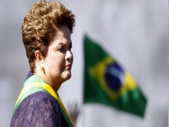 Rousseff, por su parte, ha continuado la fórmula de gobierno de su mentor y antecesor en el...