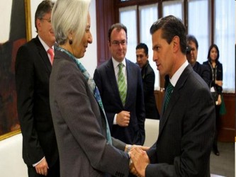 Las proyecciones del FMI apuntan a un crecimiento de 2.4 por ciento de la economía mexicana...
