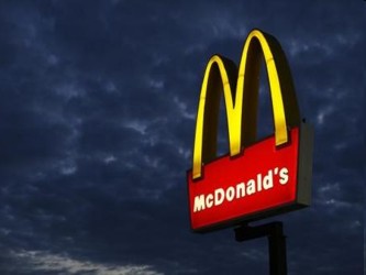 Las ventas comparables de McDonald's en Estados Unidos y a nivel global descendieron un 3,3 por...