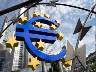 La economía de la UE lleva en problemas desde que comenzó la crisis financiera en...