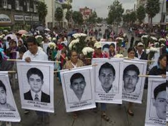 La tragedia de Ayotzinapa ha sacudido la conciencia nacional, sacado a los estudiantes de...