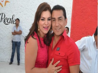 El alcalde José Luis Abarca y su esposa María de los Ángeles Pineda fueron...