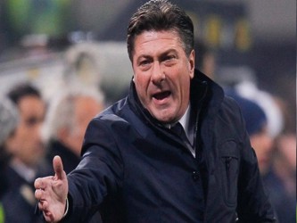 El Inter de Milán despidió al entrenador Walter Mazzarri después de un mal...