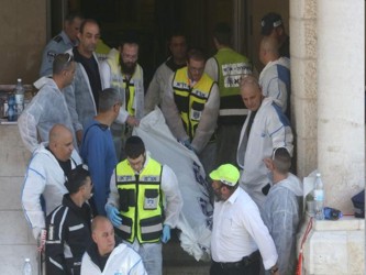 Cuatro israelíes fueron asesinados y otros ocho resultaron heridos en un ataque perpetrado...