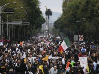 Un malestar que, en el simbólico aniversario de la Revolución Mexicana, ha paralizado...