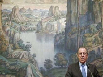Tras reunirse con su par saudí, Lavrov dijo también que los países productores...