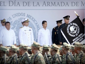 Al encabezar la conmemoración del Día de la Marina, el presidente Peña Nieto...