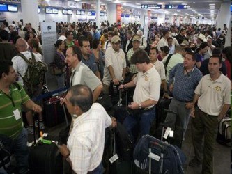 Los pasajeros internacionales en los aeropuertos de Asur aumentaron un 15.9 por ciento mientras que...