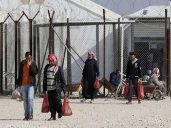 Cerca de 1,7 millones de refugiados en Jordania, Turquía, Líbano, Irak y Egipto...