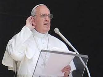 Del mismo modo, ha subrayado el Papa, que padre, padrinos, madrinas, abuelos, tíos,...