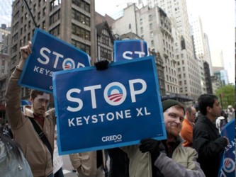 Obama ordenó suspender de la construcción del oleoducto con base en el reclamo que...