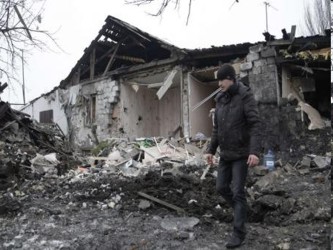 Funcionarios ucranianos dijeron que tres soldados murieron y que 66 resultaron heridos en las...