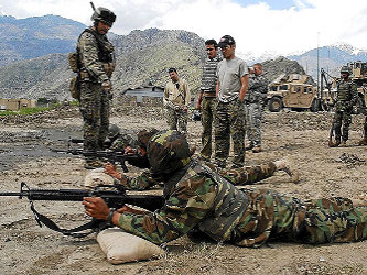 En la operación murieron también 17 soldados afganos y 45 resultaron heridos,...