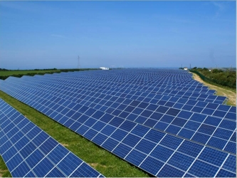 El proyecto, ubicado en una de las zonas con mayor radiación solar del mundo, tiene 392,000...