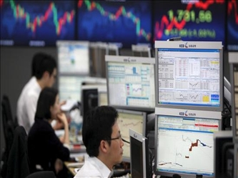 En Japón, el índice Nikkei de la bolsa de Tokio rompió la tendencia y...
