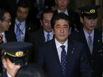En este clima, la popularidad del primer ministro Shinzo Abe, que ha prometido 