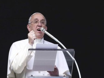En lo que será el segundo consistorio de su pontificado, el papa argentino elevará a...