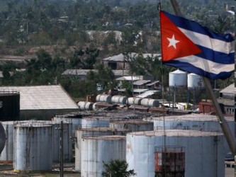 De acuerdo a la ley cubana, los empresarios privados no pueden importar independientemente...