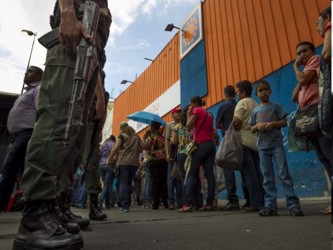 Es el triste caso de un sector del pueblo venezolano, ciego al desmantelamiento de su propio...