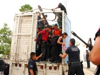 Esta es una de las mayores detenciones masivas de emigrantes en lo que va del año en...