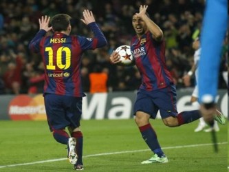 Messi logró convertir finalmente en los descuentos para alcanzar su tanto número 400,...