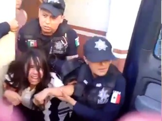 El 16 de abril, agentes mexicanos asignados por Interpol se llevaron a Alondra de su escuela y la...