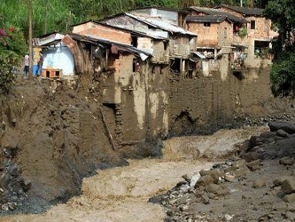 El aluvión también dejó 542 personas damnificadas, 31 viviendas destruidas y...