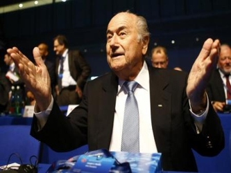 Cuando Blatter anunció sus planes para dimitir la semana pasada, dijo que su sucesor...