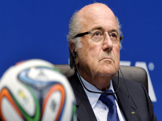 Blatter, quien anunció su intención de renunciar en los próximos meses, es...