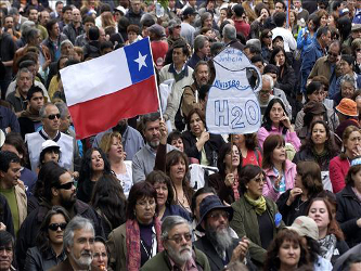 El Gobierno chileno, por su parte, argumenta que tiene voluntad de diálogo con los...