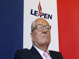 Jean-Marie Le Pen objetó la decisión y una corte en el suburbio parisino de Nanterre...