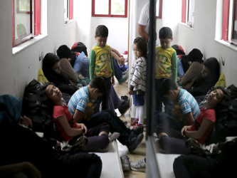 Hace tres días, tras el hundimiento de un barco de refugiados en el mar Egeo, en el que...