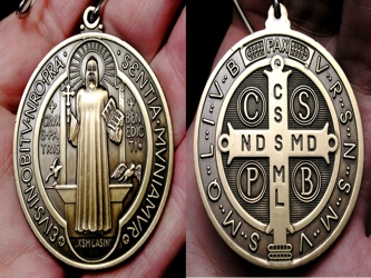 Catholic.net - ¿Qué es y qué no es la medalla de San Benito?