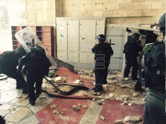 El director del recinto donde se encuentra la mezquita de Al Aqsa, Omar Kiswani, dijo a la agencia...