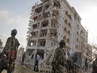 Fuerzas somalíes respaldadas por tropas de la Unión Africana han expulsado a los...