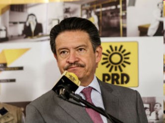 El líder del PRD, Navarrete Ruiz, detalló que participarán 104 partidos de 23...