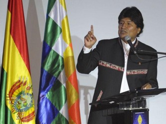 La entrega de certificados se produjo en un acto en La Paz, en el que Morales pronunció dos...