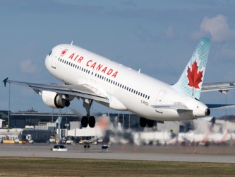 Un portavoz de Air Canada también señaló que la prohibición no afecta a...