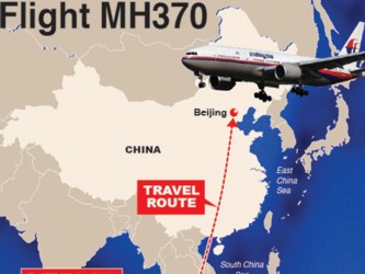 Najib Razak dijo que un grupo de expertos ha concluido que los restos son del MH370, la...