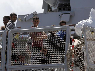 Solo en julio pasado llegaron a Grecia 50.000 personas de Siria, Afganistán, Irak, Eritrea y...
