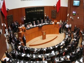 En conferencia de prensa, los legisladores condenaron la sentencia contra Leopoldo López,...