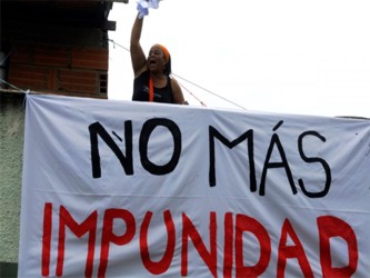 El caso de Ayotzinapa es solamente la punta del iceberg de la crisis humanitaria que representa la...
